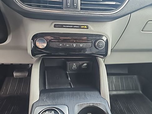 Used 2025 Ford Escape Platinum w/ Premium Technology Package image 17