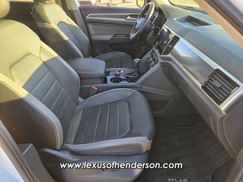 Used 2023 Volkswagen Atlas SEL Premium AWD/4WD image 17