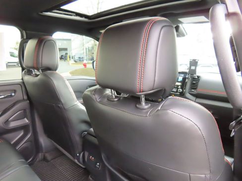 Used 2023 Nissan Frontier PRO-4X w/ Pro-4X Premium Package image 40