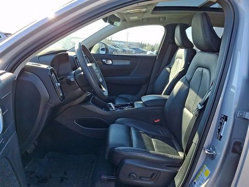 Used 2023 Volvo XC40 B5 Plus w/ Driver Assist Package AWD/4WD image 13