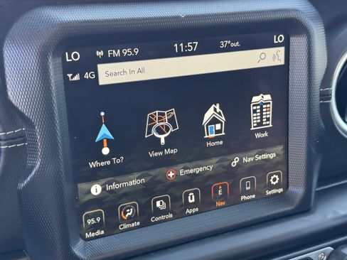 Used 2023 Jeep Wrangler Sahara image 18