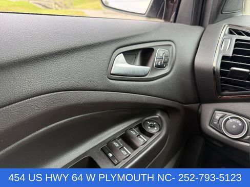 Used 2018 Ford Escape Titanium w/ Ford Safe & Smart Package AWD/4WD image 15
