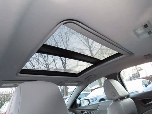 Used 2019 Chevrolet Malibu Premier w/ Sun and Wheel Package image 15