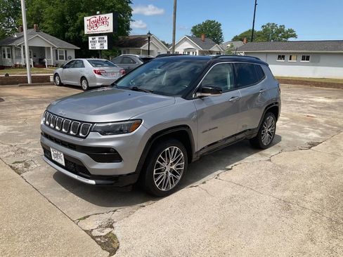 Used 2022 Jeep Compass Limited w/ Elite Group AWD/4WD image 6