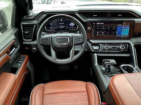 Used 2024 GMC Sierra 1500 Denali Ultimate image 5