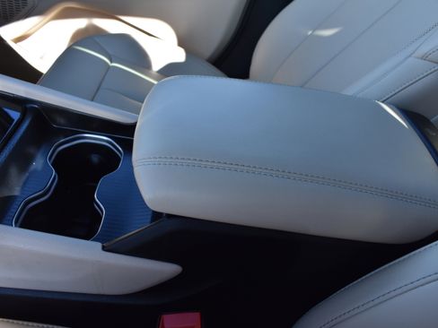 Used 2025 Jeep Grand Cherokee Limited w/ Luxury Tech Group II image 23