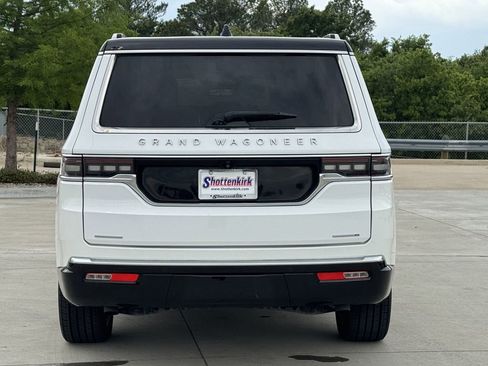 Used 2023 Jeep Grand Wagoneer Series II image 5