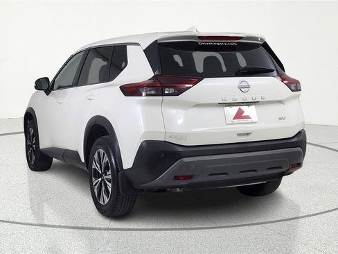 Used 2023 Nissan Rogue SV image 4