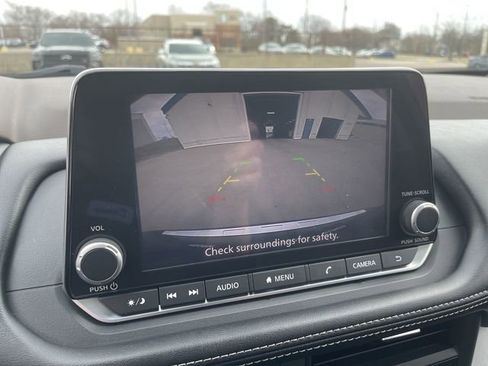 Used 2023 Nissan Rogue SV w/ SV Premium B Package image 20