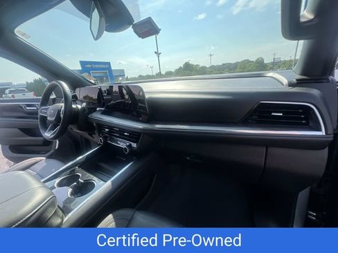 Certified 2025 Chevrolet Suburban Z71 AWD/4WD image 34