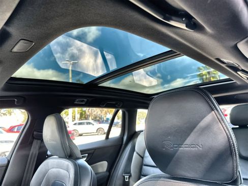 Used 2020 Volvo V60 T6 R-Design image 22