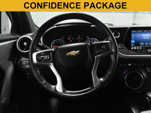 Used 2020 Chevrolet Blazer LT FWD image 3