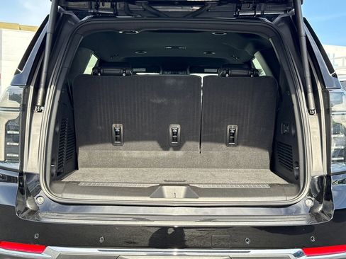 Used 2025 Chevrolet Tahoe Premier AWD/4WD image 11