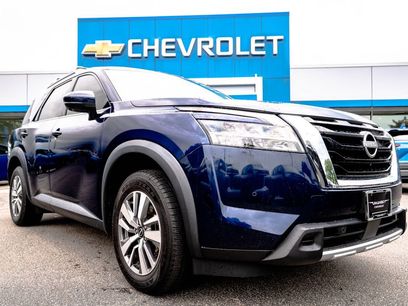 Used 2023 Nissan Pathfinder SL