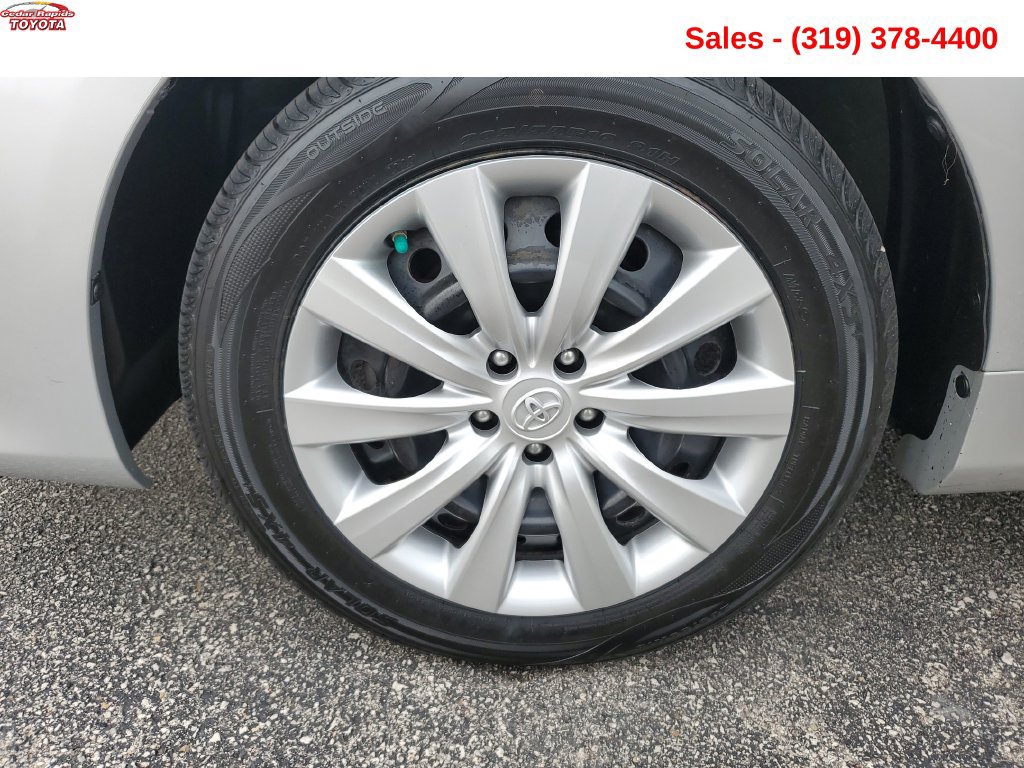 Used 2013 Toyota Corolla LE FWD image 16