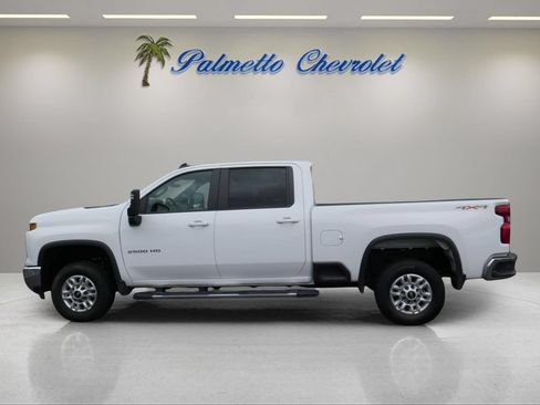 Used 2025 Chevrolet Silverado 2500 LT w/ Convenience Package AWD/4WD image 5