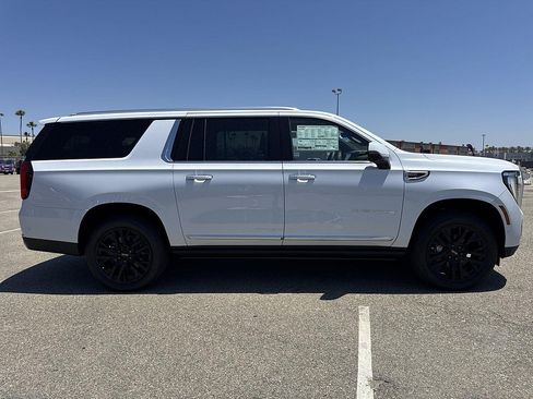 New 2026 GMC Yukon XL Denali w/ Denali Reserve Package AWD/4WD image 3