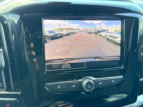 Used 2023 Chevrolet Traverse LT FWD image 29