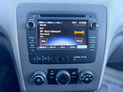 Used 2013 Chevrolet Traverse LS image 19