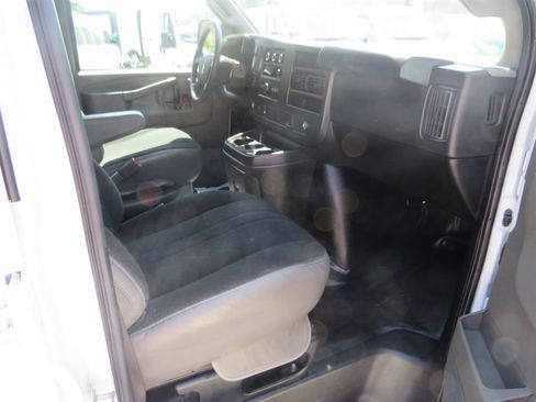Used 2024 Chevrolet Express 2500 w/ Driver Convenience Package image 17