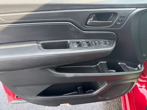 Certified 2023 Honda Odyssey Sport image 9