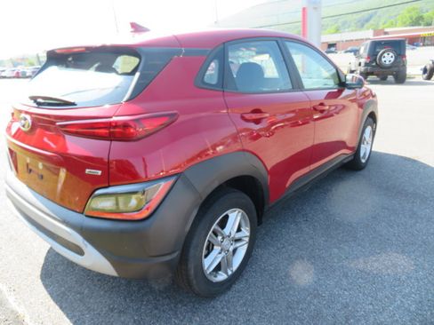 Used 2022 Hyundai Kona SE image 3
