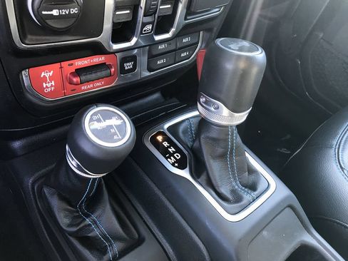Used 2023 Jeep Wrangler Unlimited Rubicon 4xe w/ Cold Weather Group AWD/4WD image 28