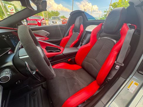 Used 2024 Chevrolet Corvette Stingray Preferred Conv w/ Z51 Performance Package RWD image 31