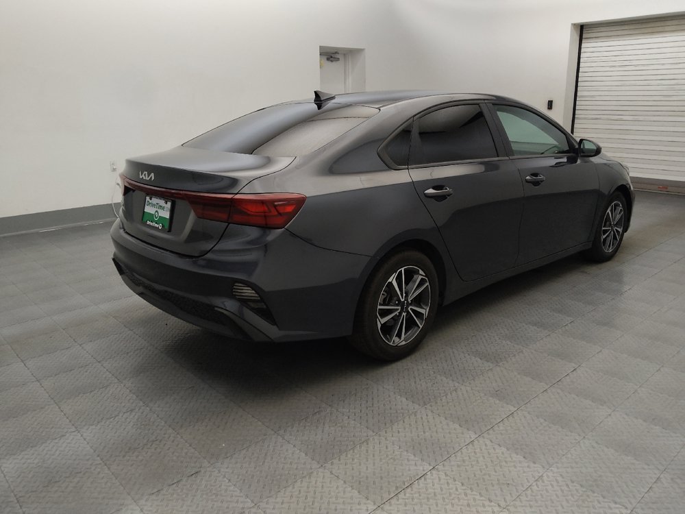Used 2022 Kia Forte LXS FWD image 9