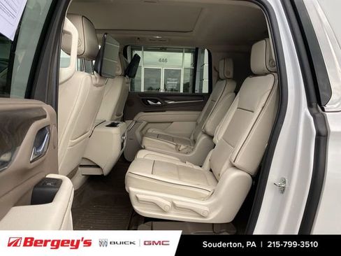 Certified 2023 GMC Yukon XL Denali w/ Denali Reserve Package AWD/4WD image 9