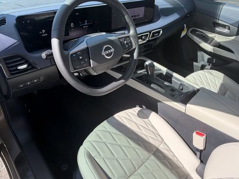 New 2026 Nissan Sentra SL FWD image 2