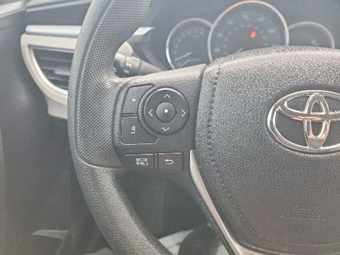 Used 2016 Toyota Corolla LE FWD image 11