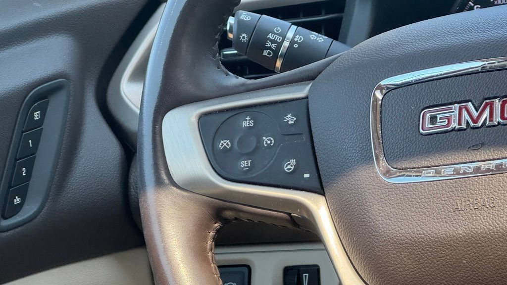 Used 2019 GMC Acadia Denali w/ Technology Package FWD image 19
