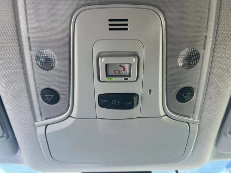 Used 2021 Toyota Prius LE FWD image 28