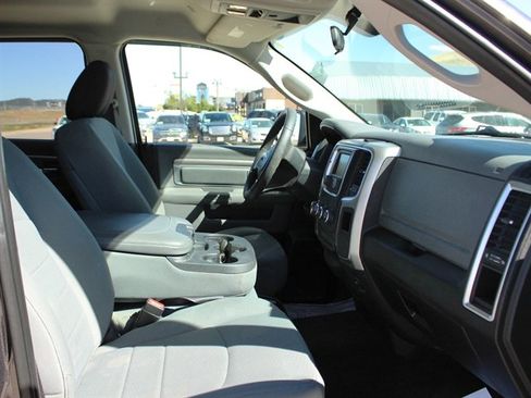 Used 2017 RAM 1500 Classic SLT AWD/4WD image 26