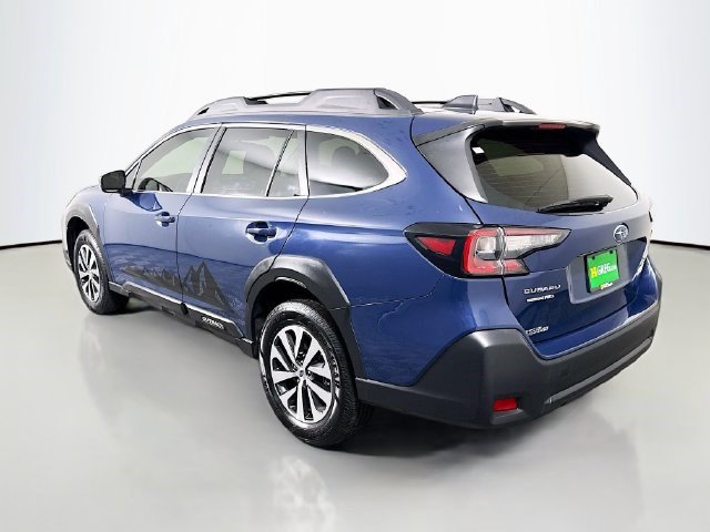 Used 2025 Subaru Outback AWD/4WD image 7