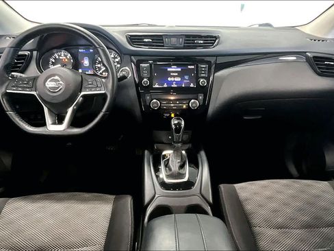 Used 2020 Nissan Rogue Sport SV w/ All-Weather Package AWD/4WD image 8