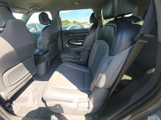 Used 2024 Kia EV9 Light Long Range RWD image 9