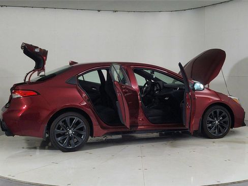 Used 2024 Toyota Corolla SE image 12