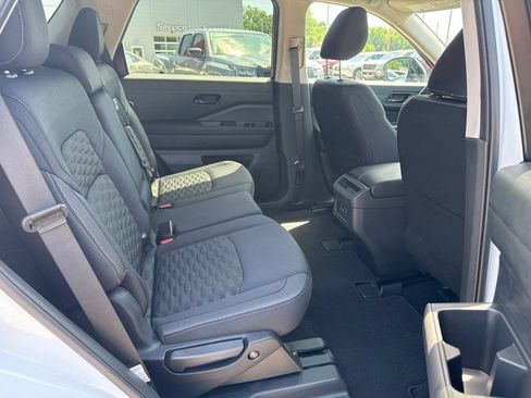 New 2026 Nissan Pathfinder SV AWD/4WD image 27