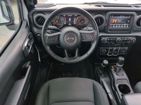 Used 2022 Jeep Wrangler Unlimited Sport AWD/4WD image 16