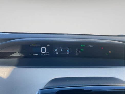 Used 2017 Toyota Prius Four w/ Protection Package image 4