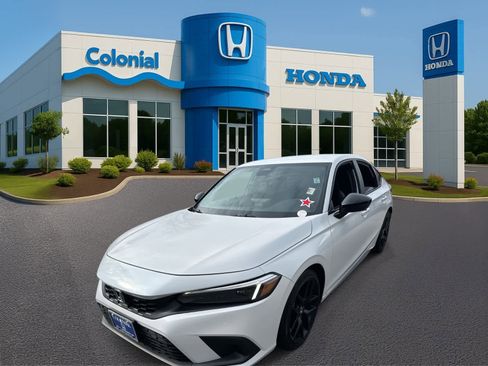 Used 2024 Honda Civic Sport image 2