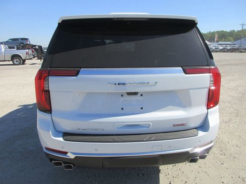 New 2026 GMC Yukon Denali w/ Denali Reserve Package AWD/4WD image 5