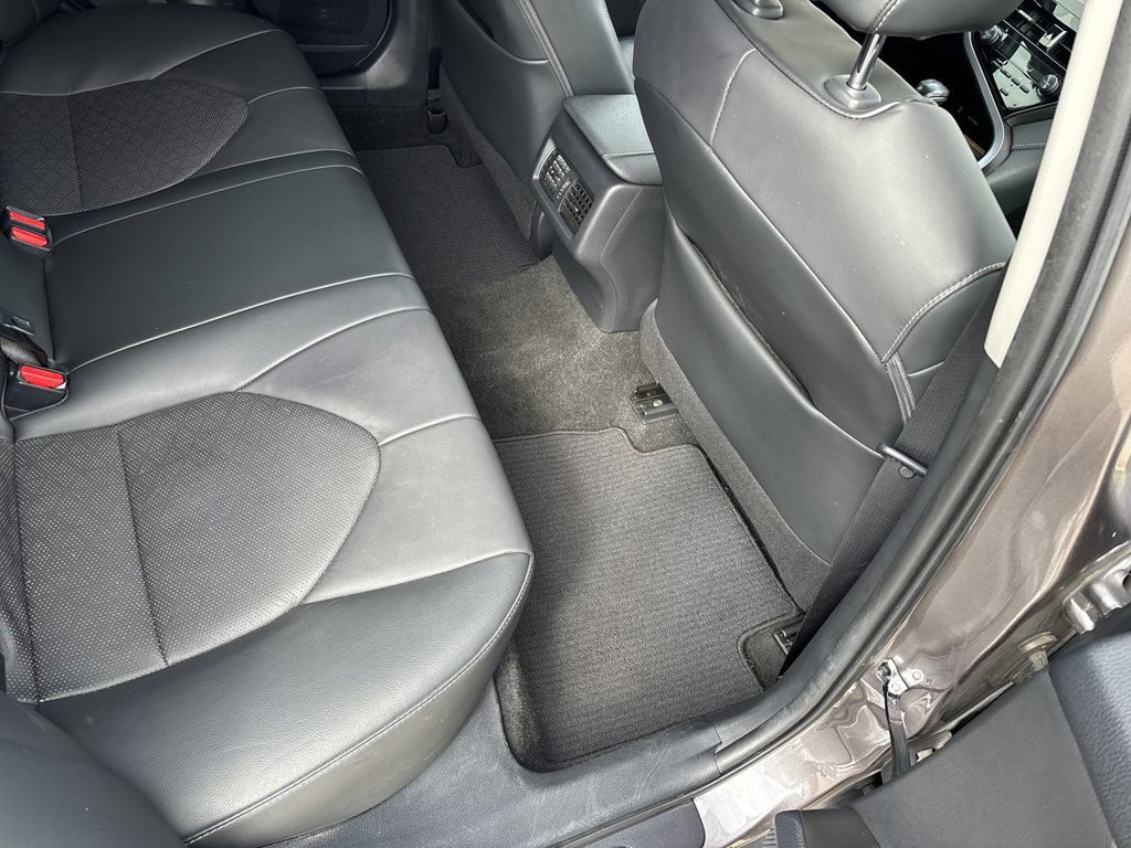 Used 2021 Toyota Camry XSE w/ Carpet Mat Package (TMS) FWD image 39