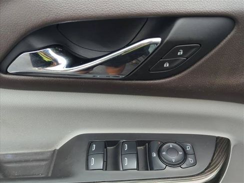 Used 2017 GMC Acadia SLT FWD image 10