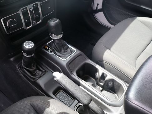 Used 2019 Jeep Wrangler Unlimited Sport S AWD/4WD image 19