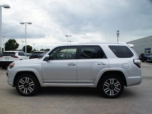 Used 2024 Toyota 4Runner Limited AWD/4WD image 14