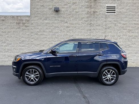 Used 2018 Jeep Compass Latitude w/ Popular Equipment Group AWD/4WD image 5