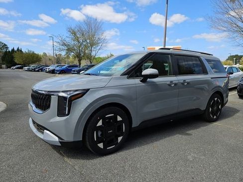 New 2026 Kia Carnival EX FWD image 3
